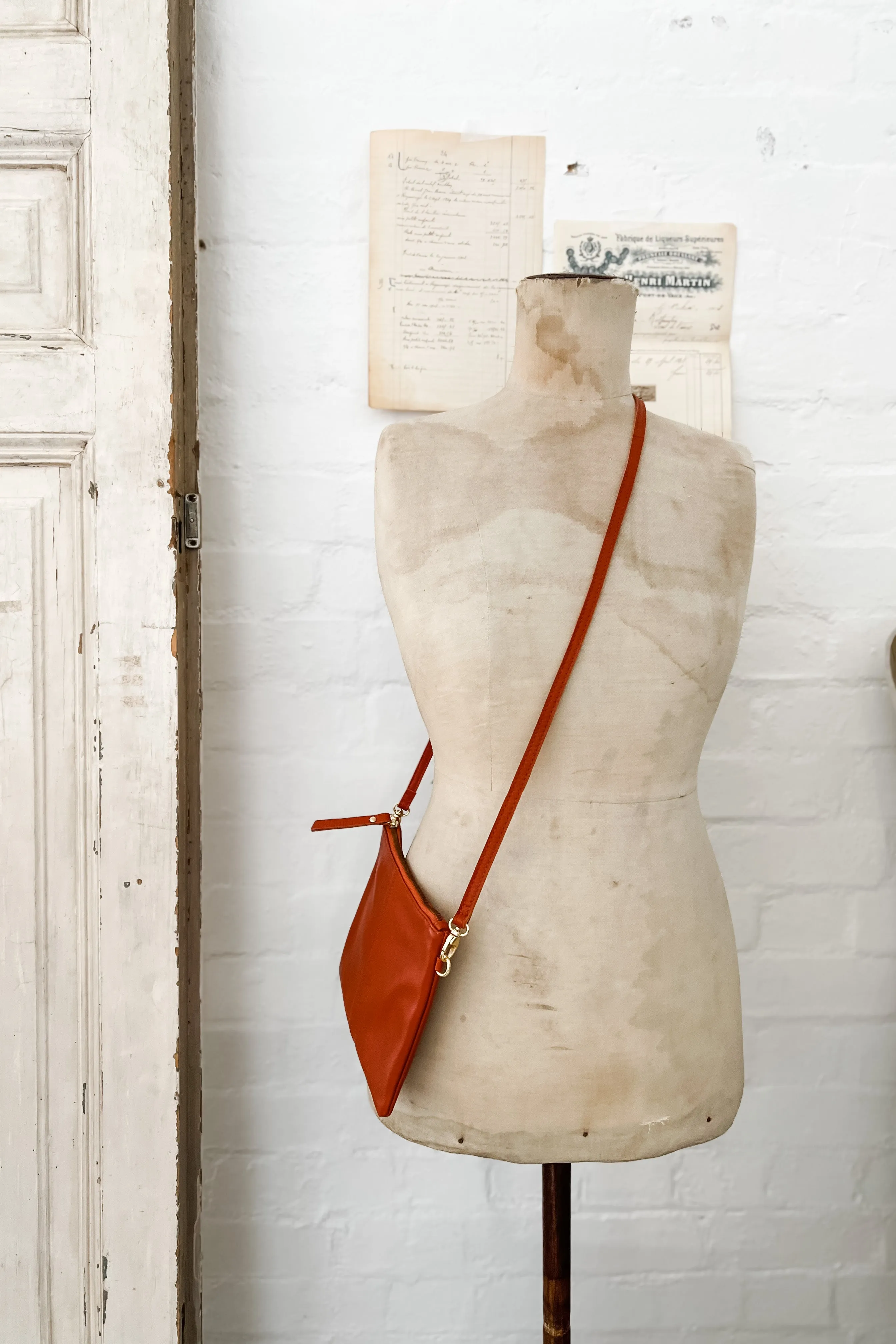 Rose & Lyle | Ash Travel Sling | Burnt Orange